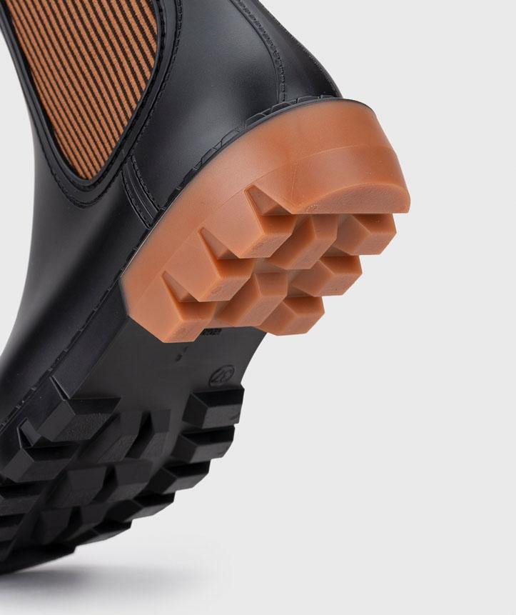 Botín de agua Rock Igor W10280-002 Negro/Caramelo Mujer