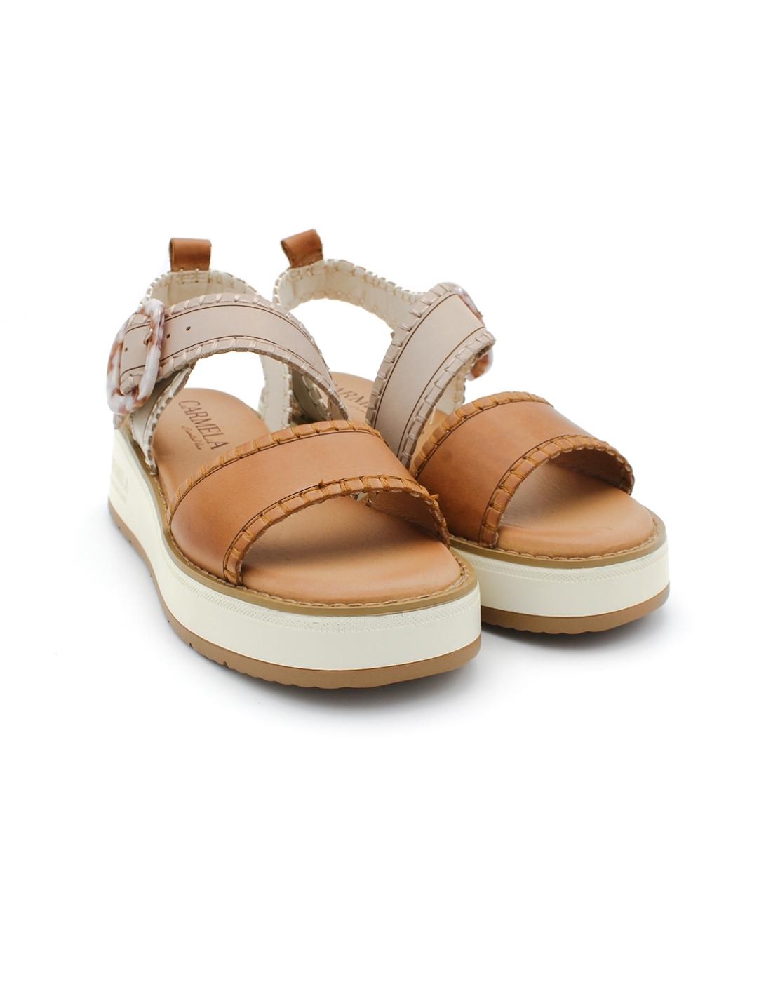 Sandalia CARMELA 162247 Cámel Bicolor Mujer.