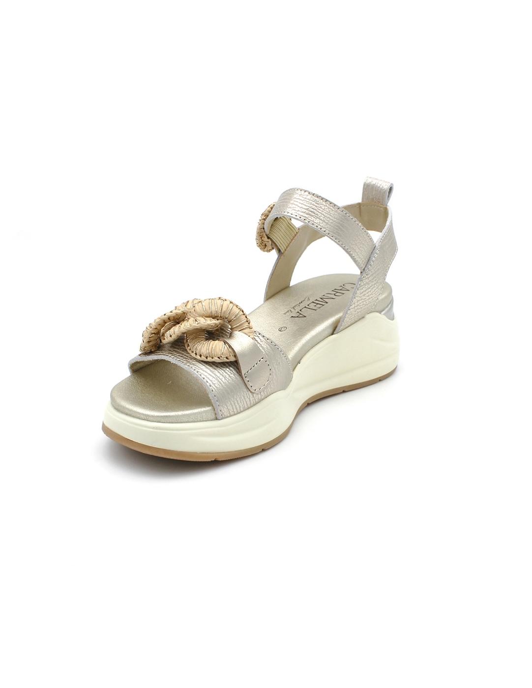 Sandalia CARMELA 162331 Platino Cadena Mujer.