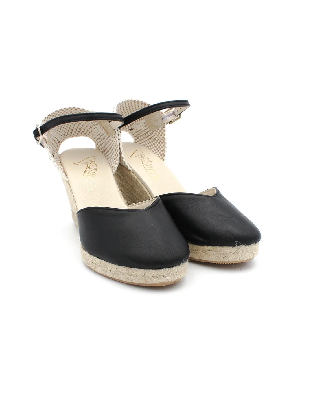 Alpargata Cerrada BRI-YUTE Corazón Negra Mujer.