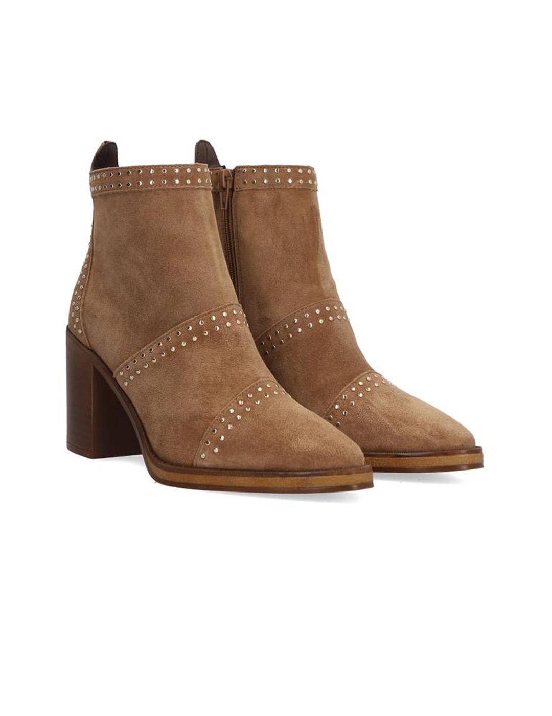 Botín Camdem Tachuelas Alpe 54491109 Taupe Mujer