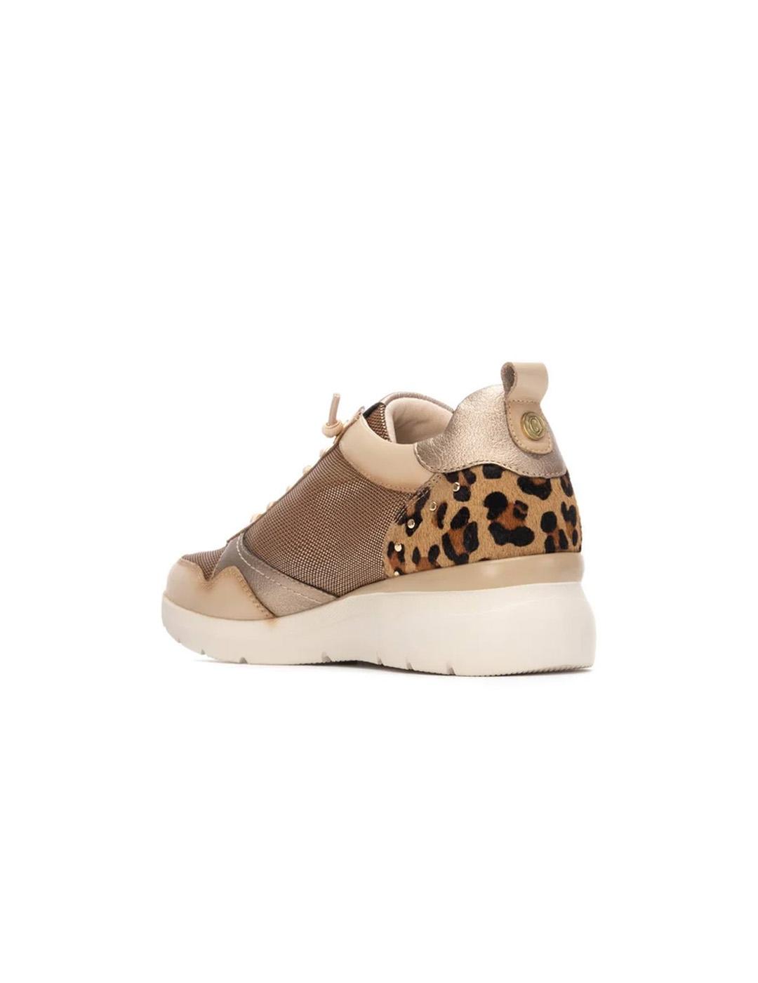 Zapatillas Carmela 162513 Beige/Leopardo Mujer