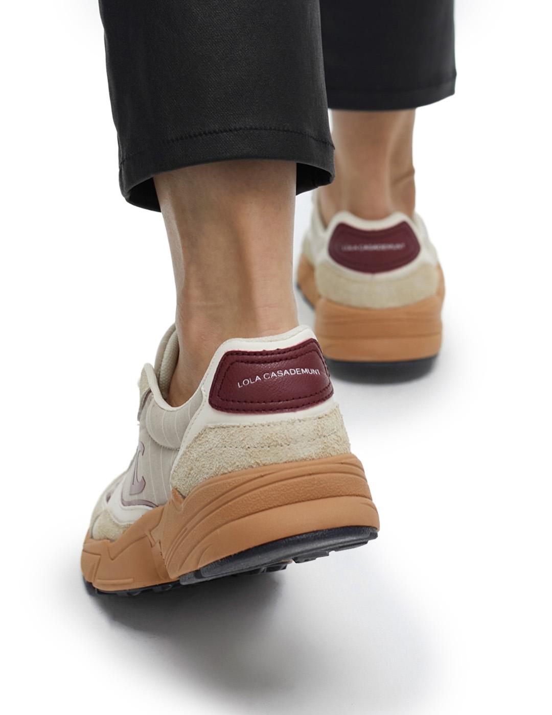 Deportiva con suela tipo running Lola Casademunt LF2505013